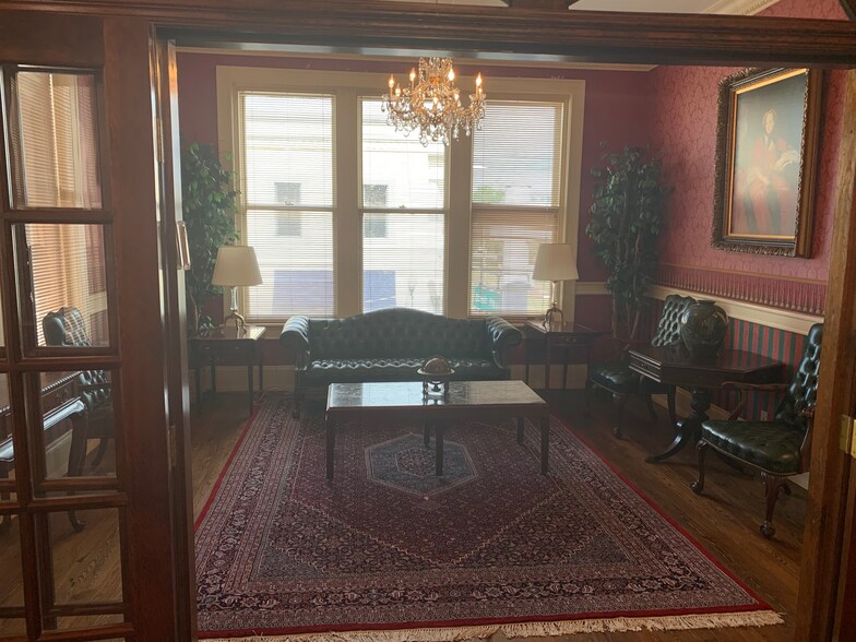 More Photos Of 250 E Park Ave, Lake Wales Office For Lease