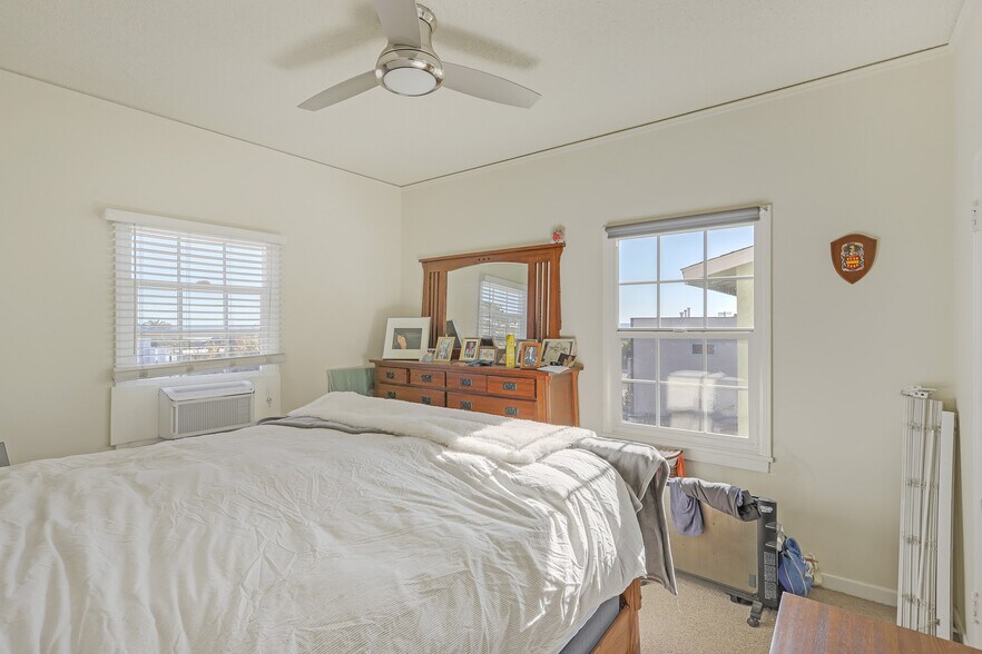 More Photos Of 153-157 W Channel Rd, Santa Monica Apartments For Sale