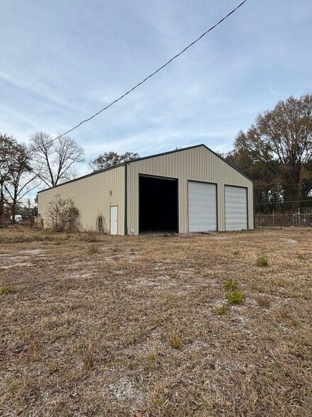 More Photos Of 810 Lydia Hwy, Hartsville Flex For Sale