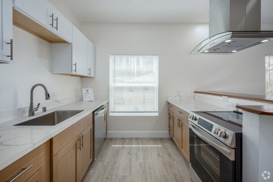 More Photos Of 3000 T St, Sacramento Apartments For Sale