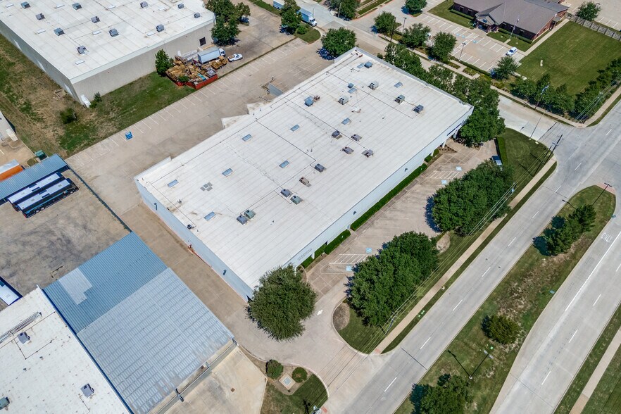 More Photos Of 2853 Dickerson Pky, Carrollton Light Distribution For Lease