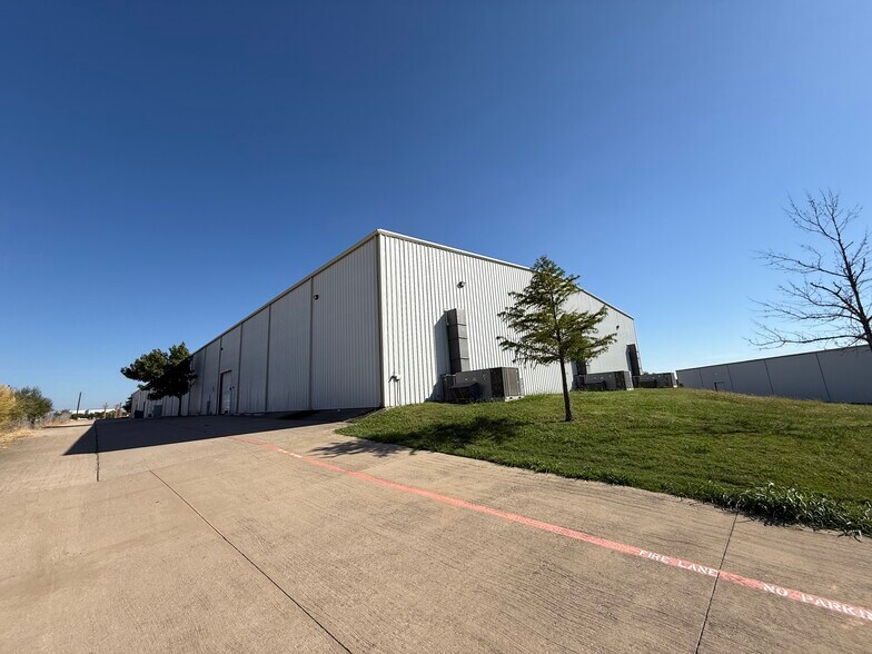 More Photos Of 5091 Dakota Ln, Denton Warehouse For Sale