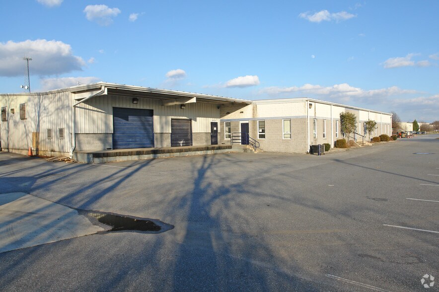 More Photos Of 11 Southgate Blvd, New Castle Manufacturing For Sale