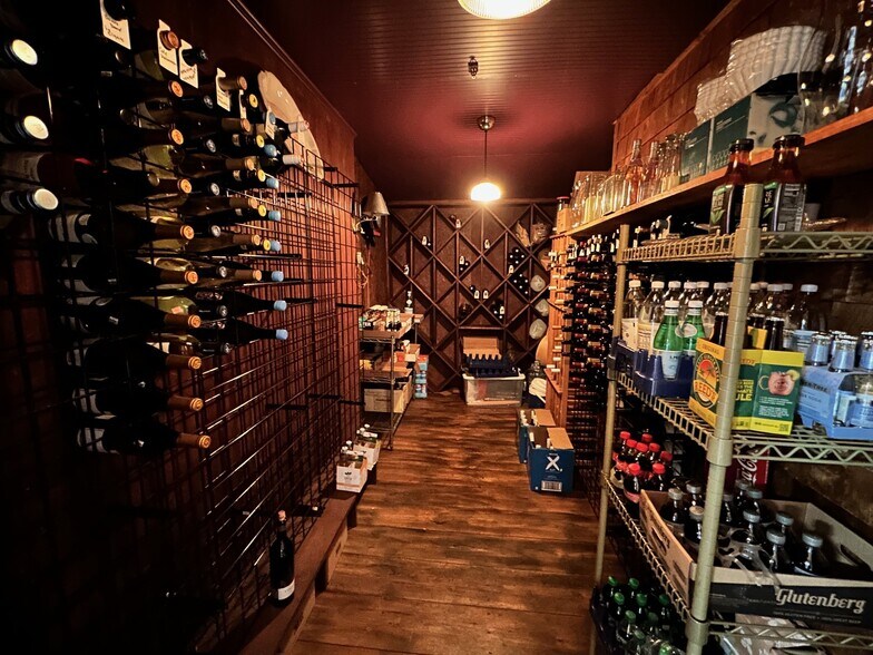 More Photos Of 3063 Bristol Rd, New Harbor Hospitality For Sale