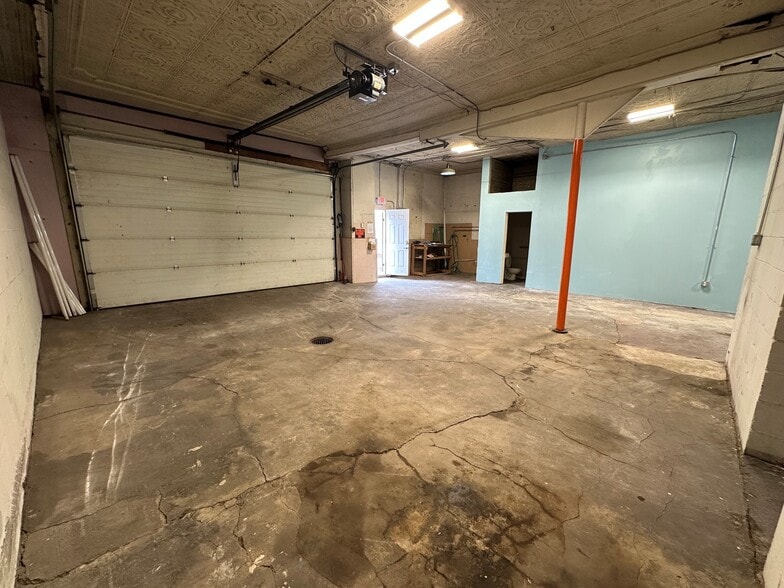 More Photos Of 1904 Marconi Ave, Saint Louis General Retail For Lease