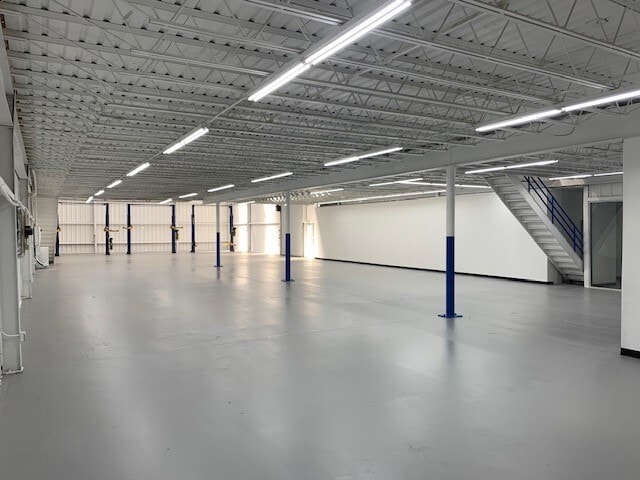 More Photos Of 5829 Beverly Hill St, Houston Warehouse For Lease