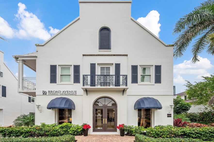 More Photos Of 292-296 14th Ave S, Naples General Retail For Lease