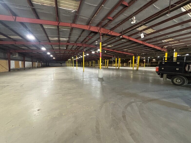 More Photos Of 1040 Higgs Rd, Lewisburg Warehouse For Lease