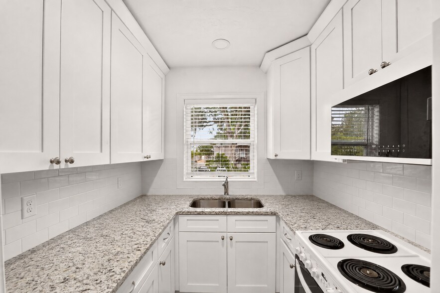 More Photos Of 922 SW 7th Ave, Gainesville Apartments For Sale