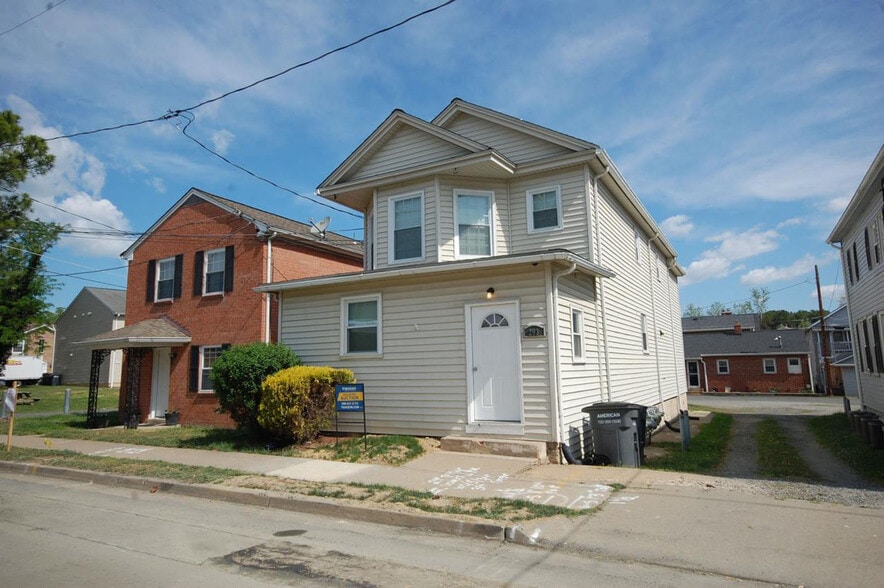 Primary Photo Of 293 4th Ave, Quantico Apartments For Sale