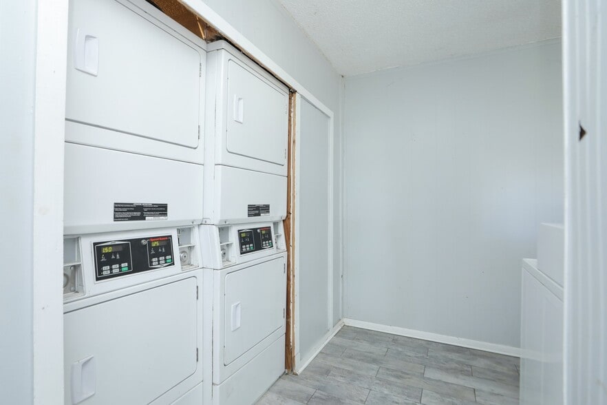 More Photos Of 2910 Old Lane City Rd, Wharton Apartments For Sale