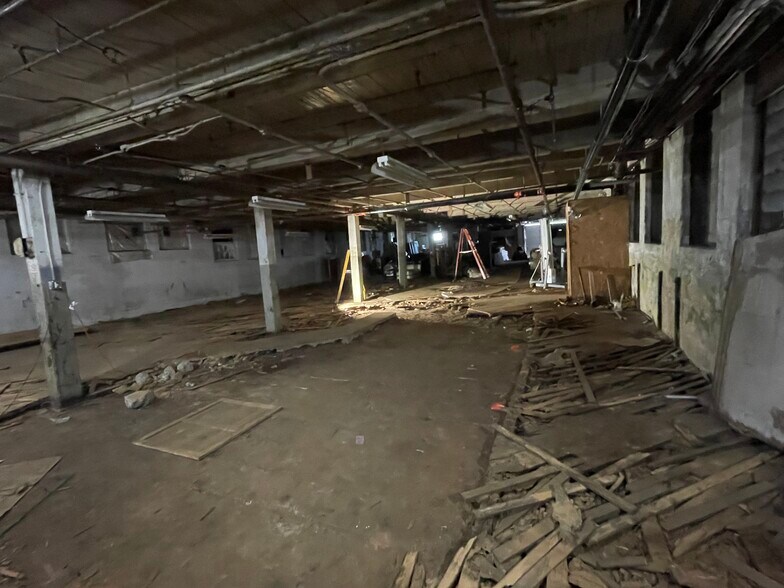 More Photos Of 215 Quarry St, Whitehall Warehouse For Sale