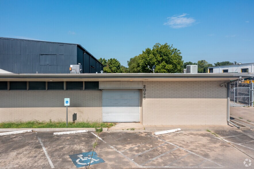 More Photos Of 2075 Afton St, Houston Warehouse For Lease