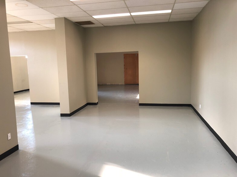 More Photos Of 1783 Mattawa Ave, Mississauga Warehouse For Lease