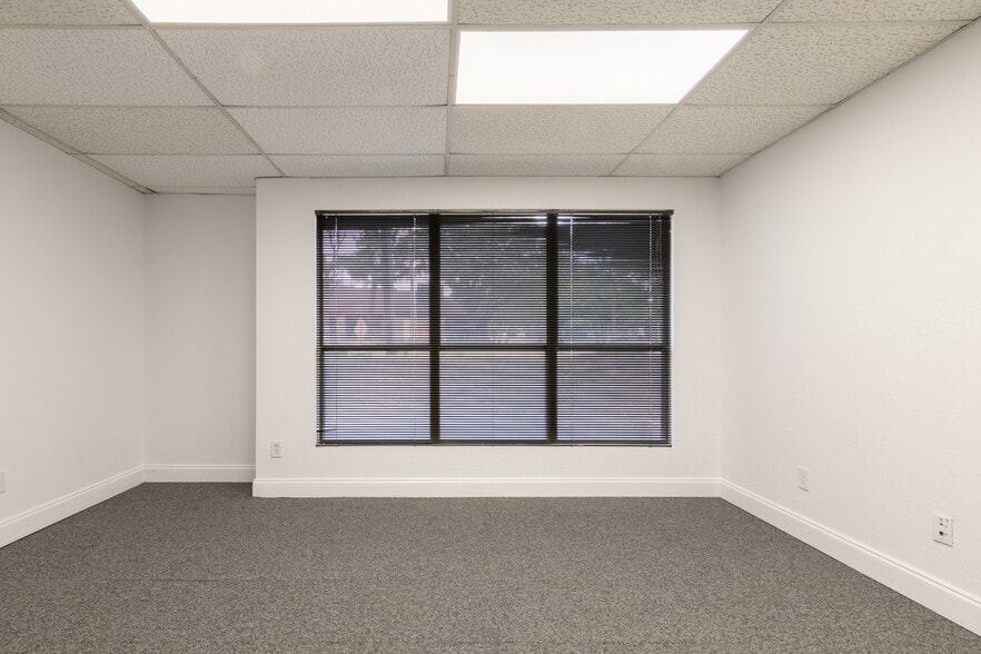 More Photos Of 736 N Fielder Rd, Arlington Medical For Sale