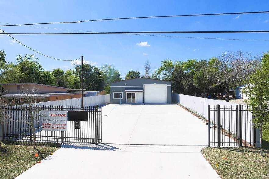 More Photos Of 11214 Craighead Dr, Houston Warehouse For Lease