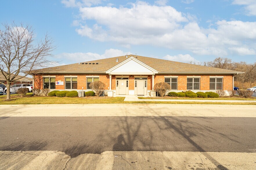 More Photos Of 16610 W 159th St, Lockport Office For Sale