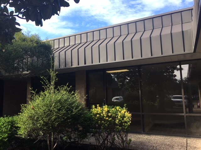 More Photos Of 700 S Friendswood Dr, Friendswood Office For Sale