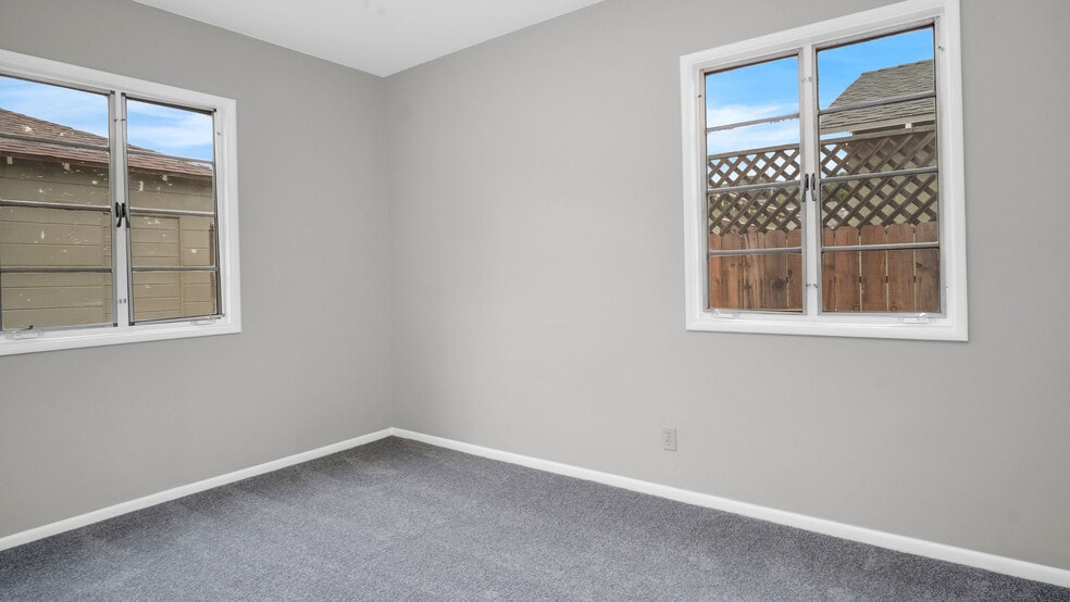 More Photos Of 10346 Oro Vista Ave, Sunland Multifamily For Sale