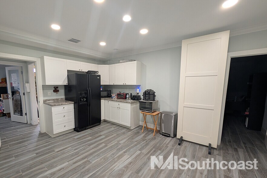 More Photos Of 7328 Commercial Cir, Fort Pierce Unknown For Lease