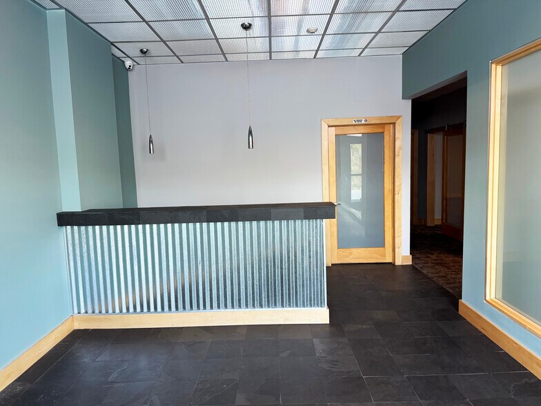 More Photos Of 220 N Davidson St, Indianapolis Research And Development For Lease