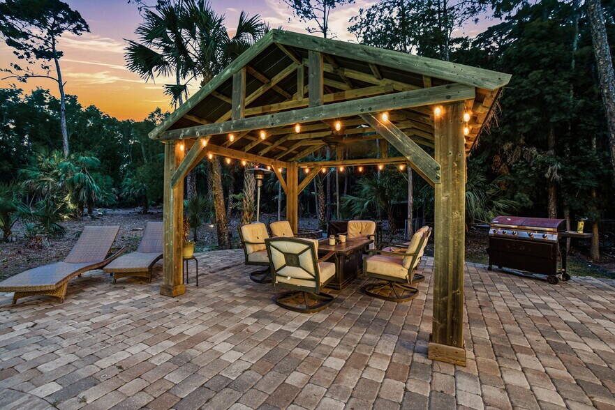 More Photos Of 4120 3rd Ave NW, Naples Apartments For Sale