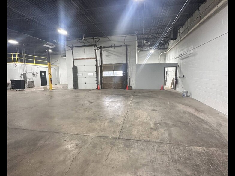 More Photos Of 2500 Production Dr, St Charles Manufacturing For Lease