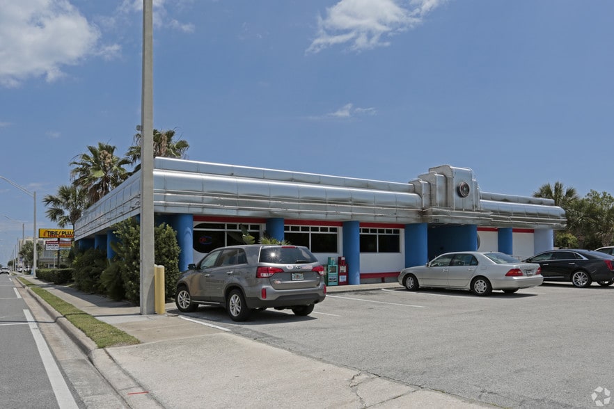 More Photos Of 223 9th Ave S, Jacksonville Beach Restaurant For Lease