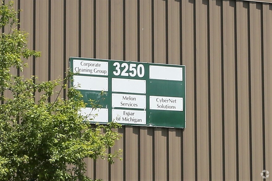 More Photos Of 3250 Old Farm Ln, Commerce Township Warehouse For Lease