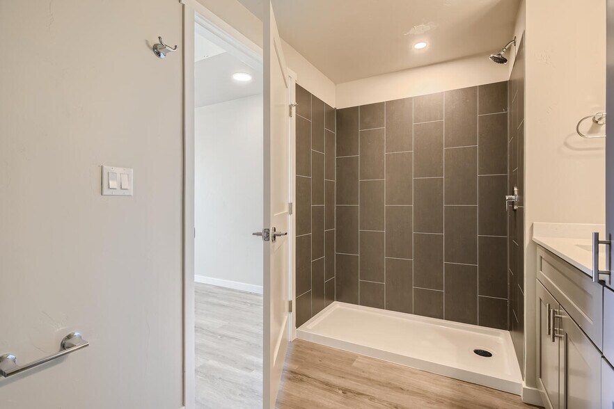 More Photos Of 435 Eby Creek Rd, Eagle Apartments For Sale