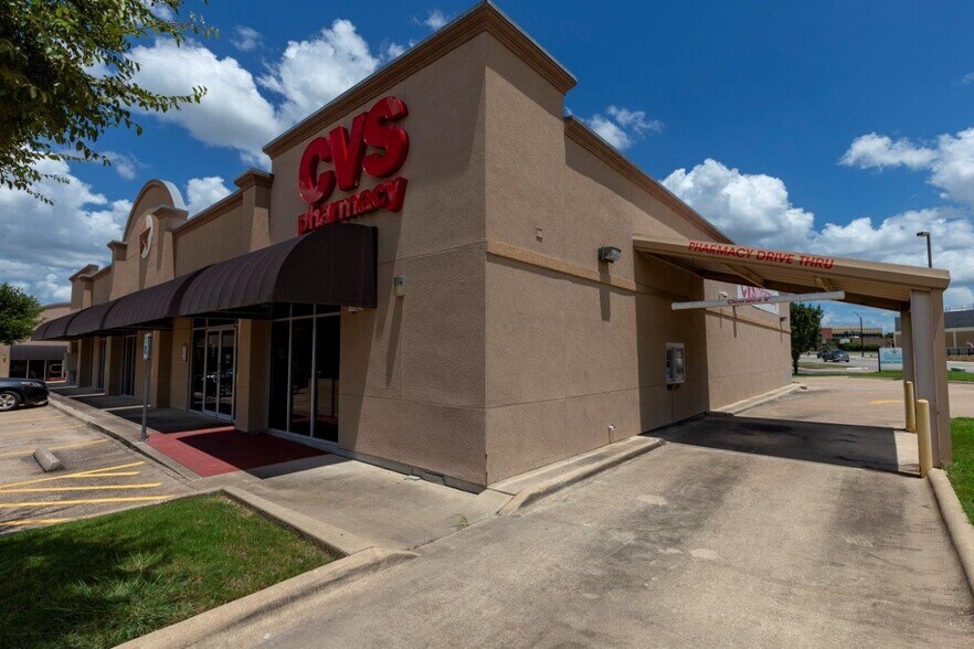 More Photos Of 2300 De Lee St, Bryan Drugstore For Sale