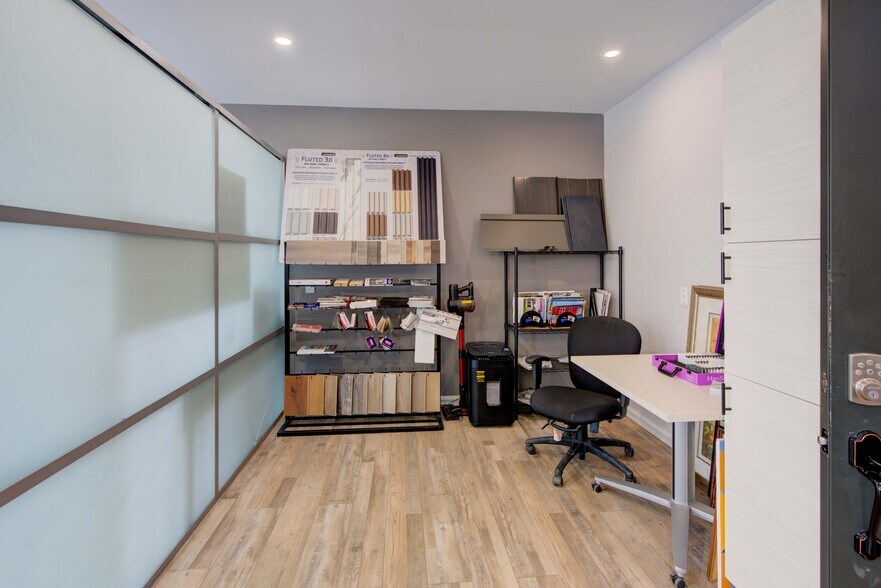 More Photos Of 25 Main St W, Lyn Storefront Retail Office For Sale