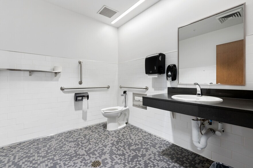 More Photos Of 1403-1405 W 2200 S, Salt Lake City Office For Lease