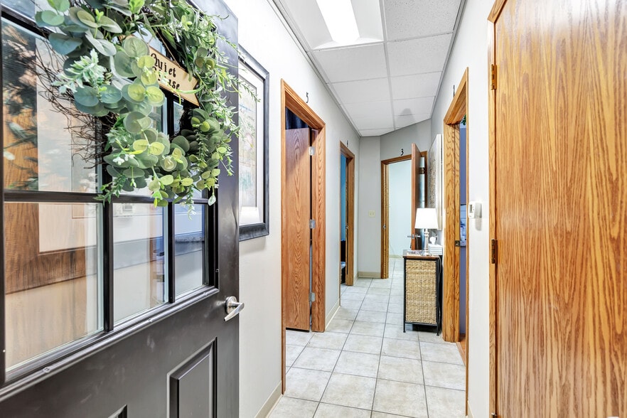 More Photos Of 1780 S Koeller St, Oshkosh Flex For Sale