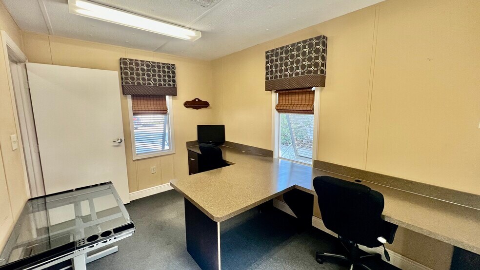 More Photos Of 5703 S Macdill Ave, Tampa Coworking Space