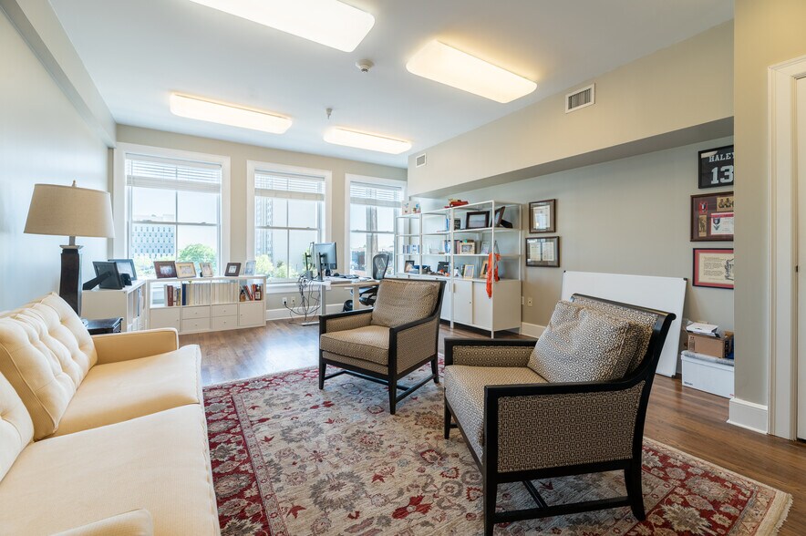 More Photos Of 1018-1028 Park St, Jacksonville Office For Lease