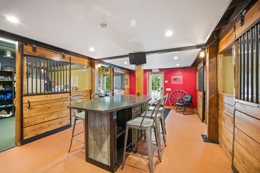 More Photos Of 62 Hamel Rd, Hamel Office For Lease