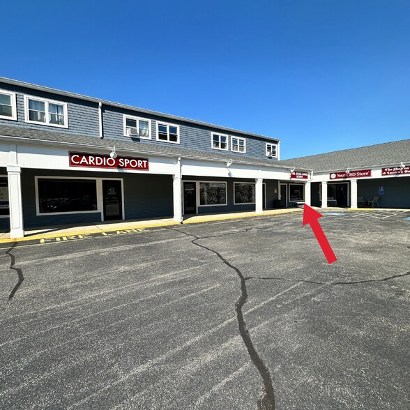 More Photos Of 170 Flanders Rd, Niantic Storefront For Lease