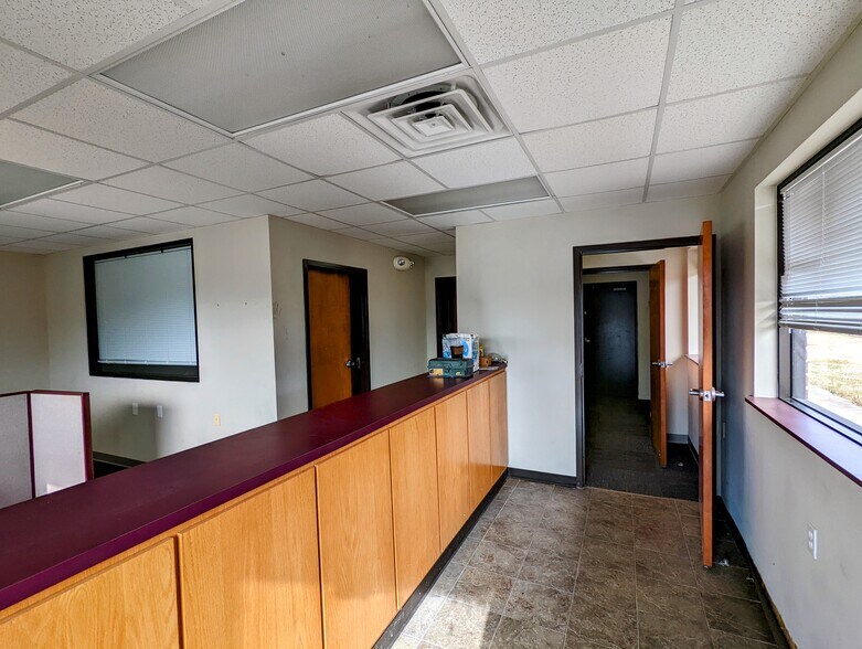 More Photos Of 21330 Blue Star Hwy, Jarratt Distribution For Lease