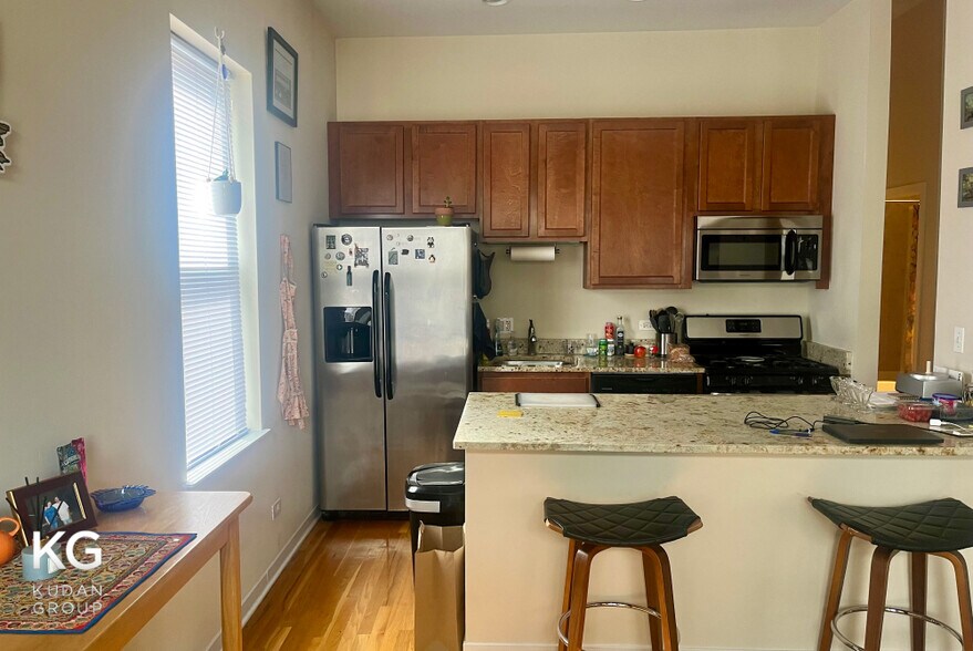 More Photos Of 3559 N Milwaukee Ave, Chicago Apartments For Sale