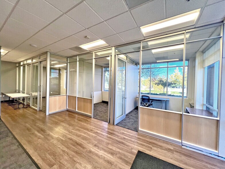 More Photos Of 5724 Lonetree Blvd, Rocklin Flex For Lease