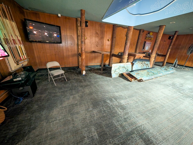 More Photos Of 2031 Yosemite Blvd, Modesto Bar For Sale