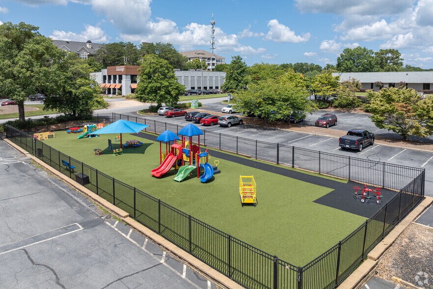 More Photos Of 1 Dunwoody Park, Atlanta Unknown For Lease