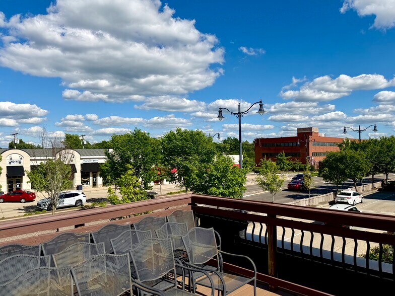 More Photos Of 2515 Far Hills Ave, Oakwood Restaurant For Lease