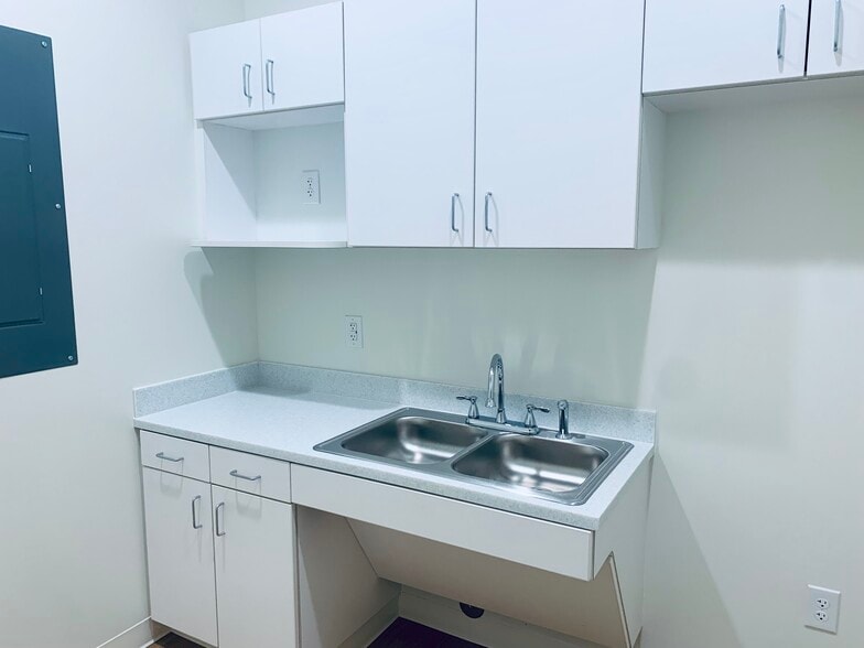 More Photos Of 1400 N Coit Rd, McKinney Medical For Lease