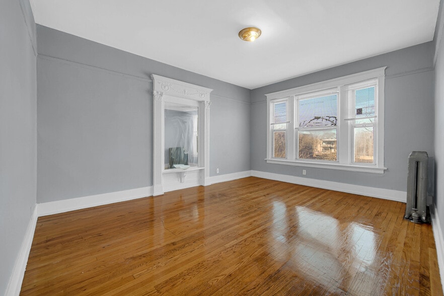 More Photos Of 4533-4547 S Calumet Ave, Chicago Apartments For Sale