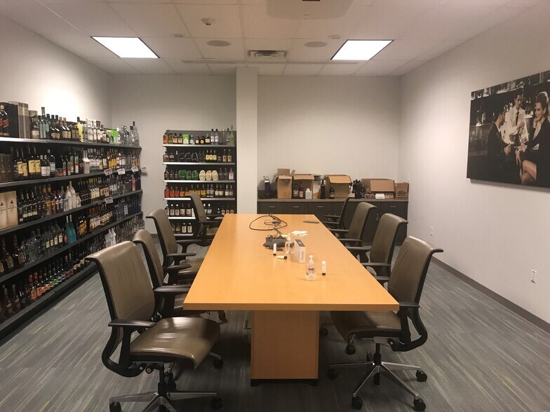 More Photos Of 2704 SE Otis Corley Dr, Bentonville Office For Lease