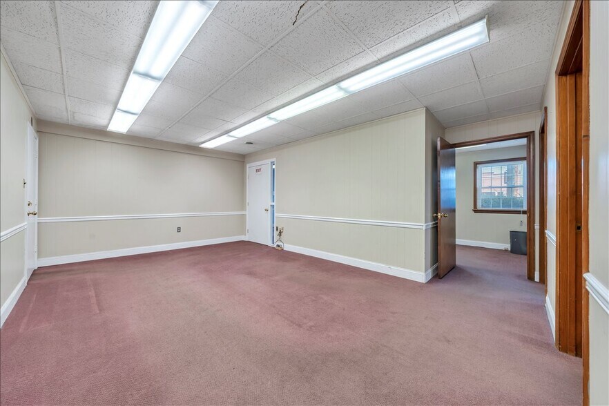 More Photos Of 356-358 Campbell Ave NW, Roanoke Office For Sale