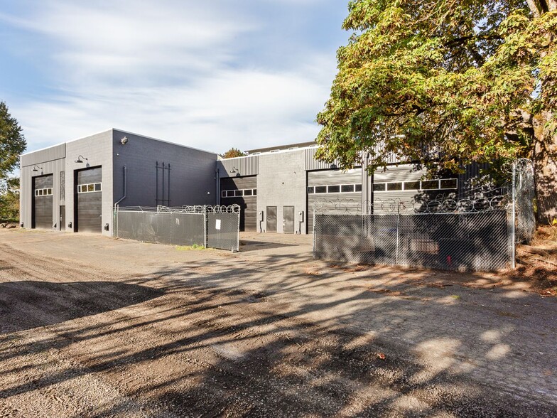 More Photos Of 8223 N Decatur St, Portland Warehouse For Sale