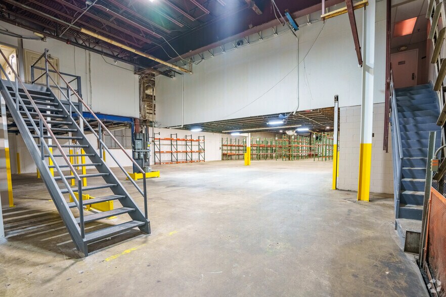 More Photos Of 46 Stafford St, Lawrence Unknown For Lease